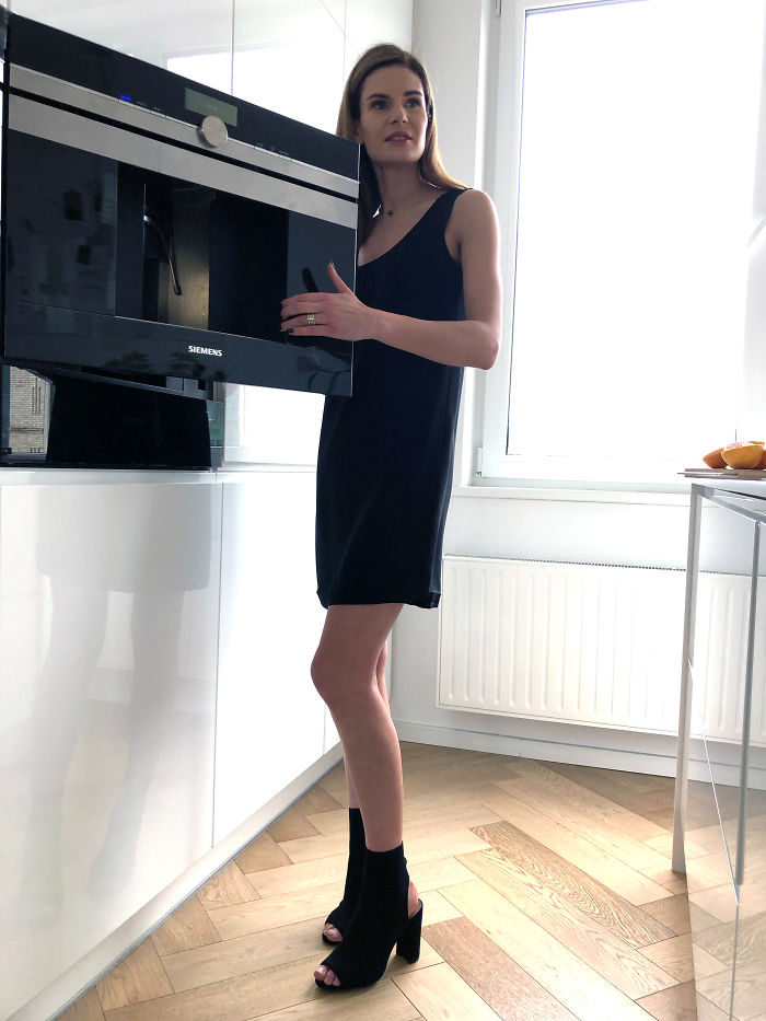 I Wore Outfits From The Same 12 Items For A Whole Month As A Manifestation Against Consumerism I Wore Outfits From The Same 12 Items For A Whole Month As A Manifestation Against Consumerism