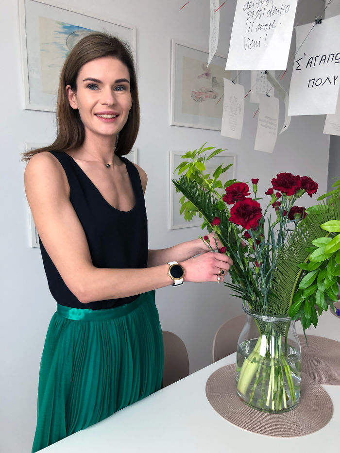 I Wore Outfits From The Same 12 Items For A Whole Month As A Manifestation Against Consumerism I Wore Outfits From The Same 12 Items For A Whole Month As A Manifestation Against Consumerism