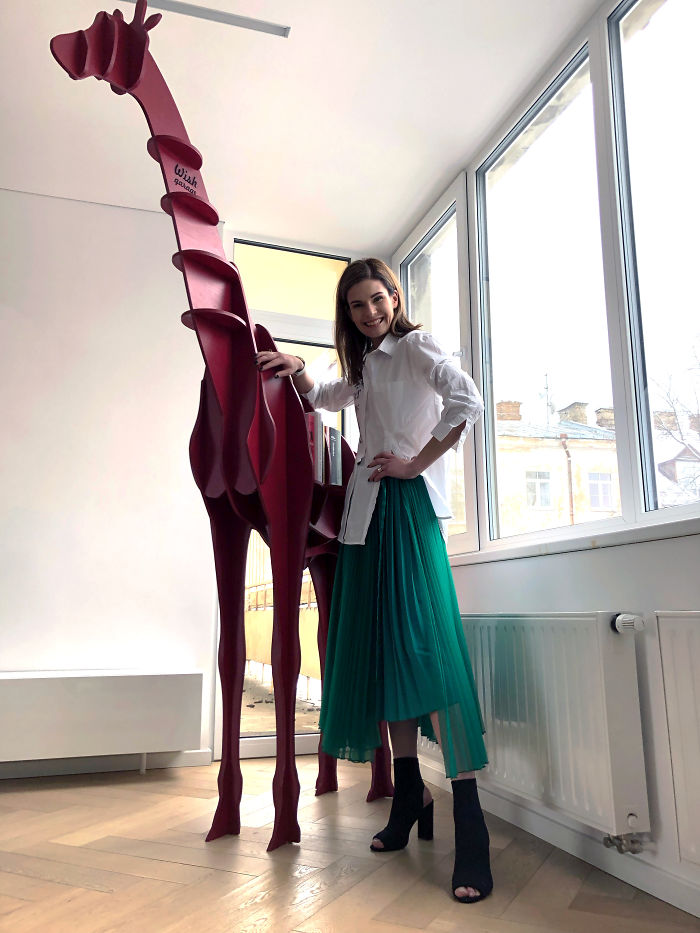 I Wore Outfits From The Same 12 Items For A Whole Month As A Manifestation Against Consumerism I Wore Outfits From The Same 12 Items For A Whole Month As A Manifestation Against Consumerism