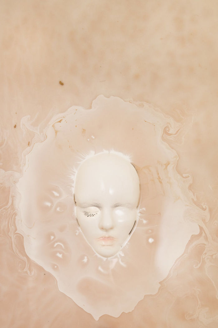 I Create Surreal Photographs In My Bathtub That Channel Feminine Strength And Vulnerability I Create Surreal Photographs In My Bathtub That Channel Feminine Strength And Vulnerability