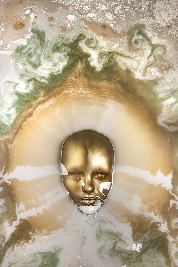 I Create Surreal Photographs In My Bathtub That Channel Feminine Strength And Vulnerability I Create Surreal Photographs In My Bathtub That Channel Feminine Strength And Vulnerability