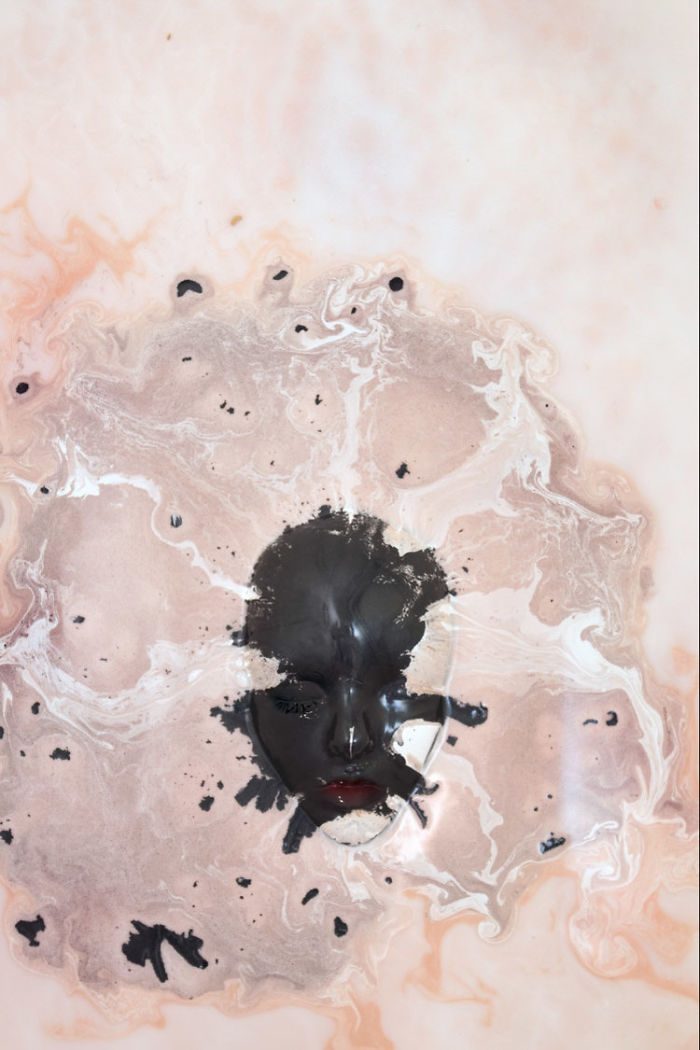 I Create Surreal Photographs In My Bathtub That Channel Feminine Strength And Vulnerability I Create Surreal Photographs In My Bathtub That Channel Feminine Strength And Vulnerability