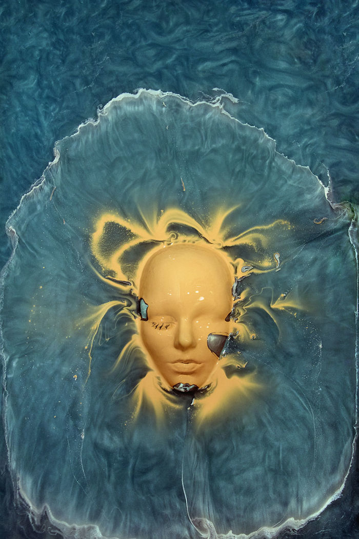 I Create Surreal Photographs In My Bathtub That Channel Feminine Strength And Vulnerability I Create Surreal Photographs In My Bathtub That Channel Feminine Strength And Vulnerability