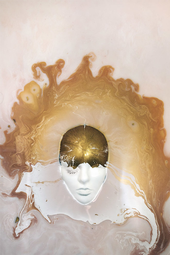 I Create Surreal Photographs In My Bathtub That Channel Feminine Strength And Vulnerability I Create Surreal Photographs In My Bathtub That Channel Feminine Strength And Vulnerability