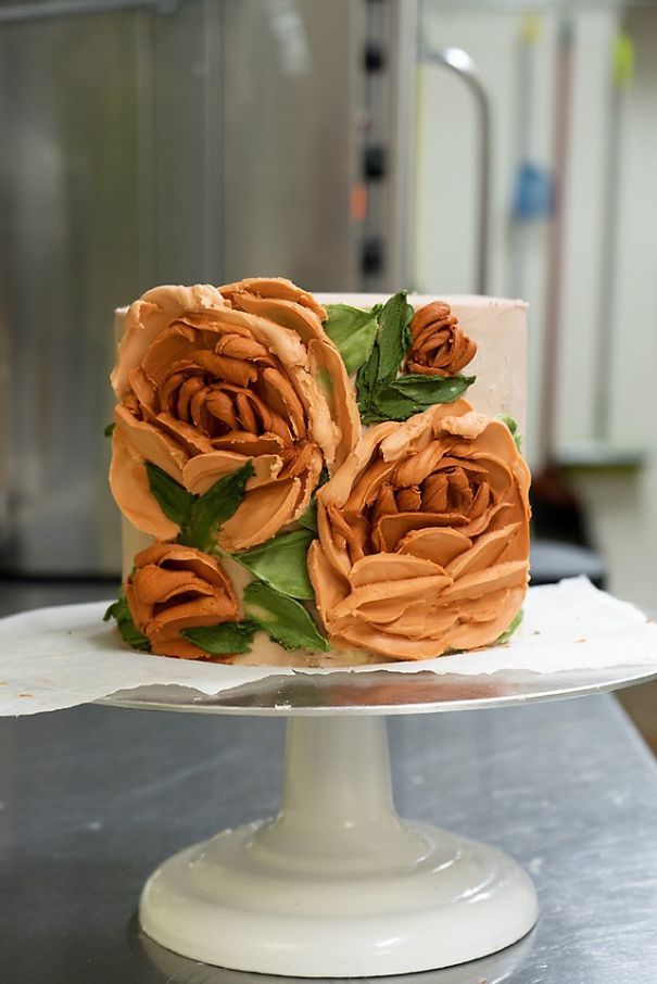 I Taught Myself To Paint Cakes With Palette Knives And Buttercream For My New Year's Resolution