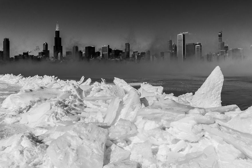 I Went Out In Chicago During The Polar Vortex (-29°c) And Took Photos Along The Lakefront