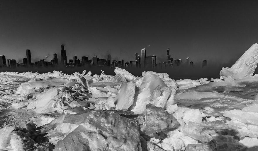 I Went Out In Chicago During The Polar Vortex (-29°c) And Took Photos Along The Lakefront