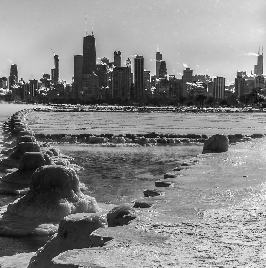 I Went Out In Chicago During The Polar Vortex (-29°c) And Took Photos Along The Lakefront