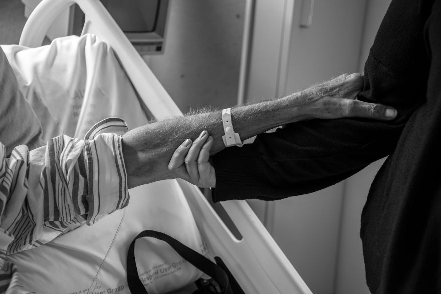 I Shared The Last 17 Days Of My Dad’s Life In Pictures To Break The Silence Around Death I Shared The Last 17 Days Of My Dad’s Life In Pictures To Break The Silence Around Death