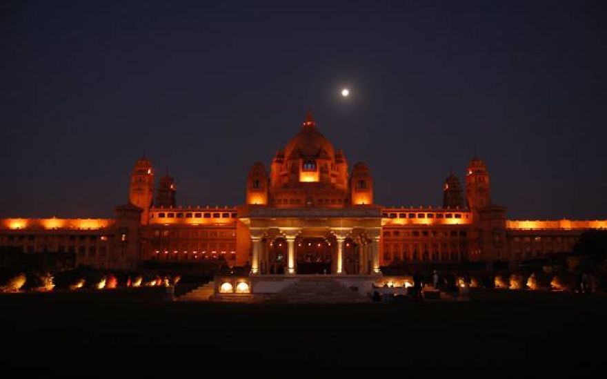 10 Most Beautiful At Night Buildings In The World