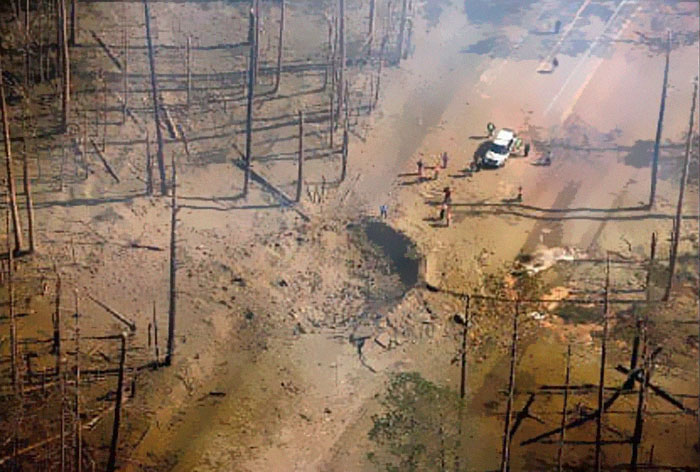 Hero Truck Driver Takes Burning Truck To A Remote Area Before It Explodes, Killing Him Hero Truck Driver Takes Burning Truck To A Remote Area Before It Explodes, Killing Him