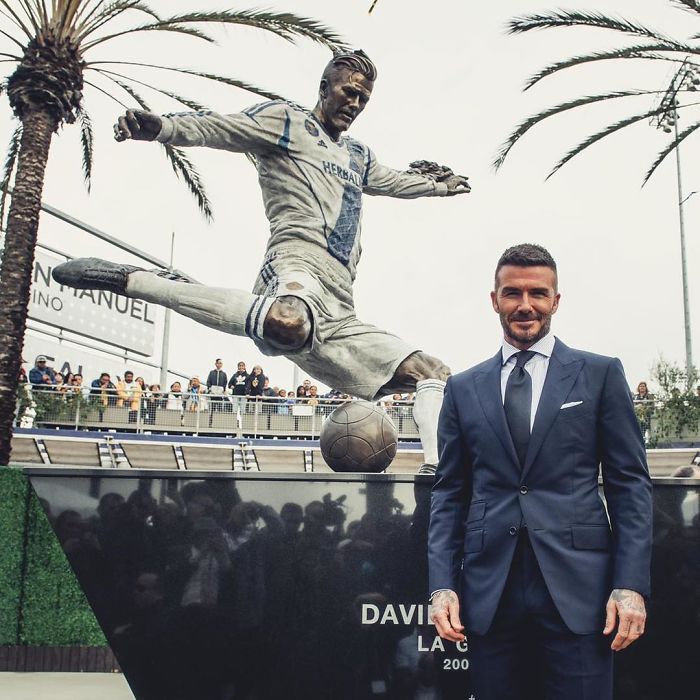 David Beckham Goes To See His Statue For The First Time, Doesn't Know It's Been Replaced By A Prank One David Beckham Goes To See His Statue For The First Time, Doesn't Know It's Been Replaced By A Prank One