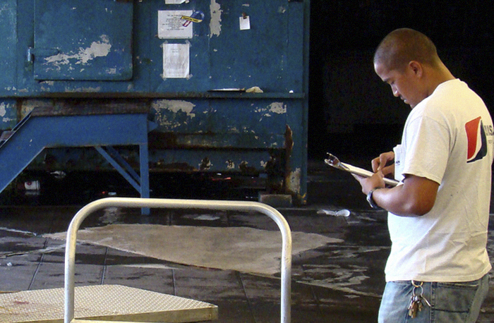 Company Doesn’t Notice This Employee With A Clipboard Hasn’t Done Any Work In 10 Years