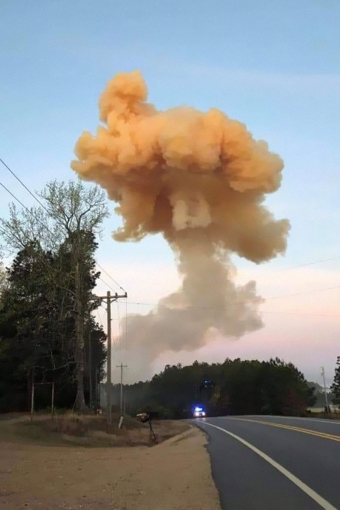 Hero Truck Driver Takes Burning Truck To A Remote Area Before It Explodes, Killing Him Hero Truck Driver Takes Burning Truck To A Remote Area Before It Explodes, Killing Him