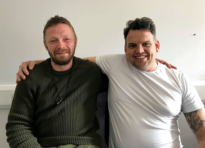 After Homeless Man Writes A Note Saying He Could Work For Free, 16 Y.O. Finds Him A Home And A Job After Homeless Man Writes A Note Saying He Could Work For Free, 16 Y.O. Finds Him A Home And A Job