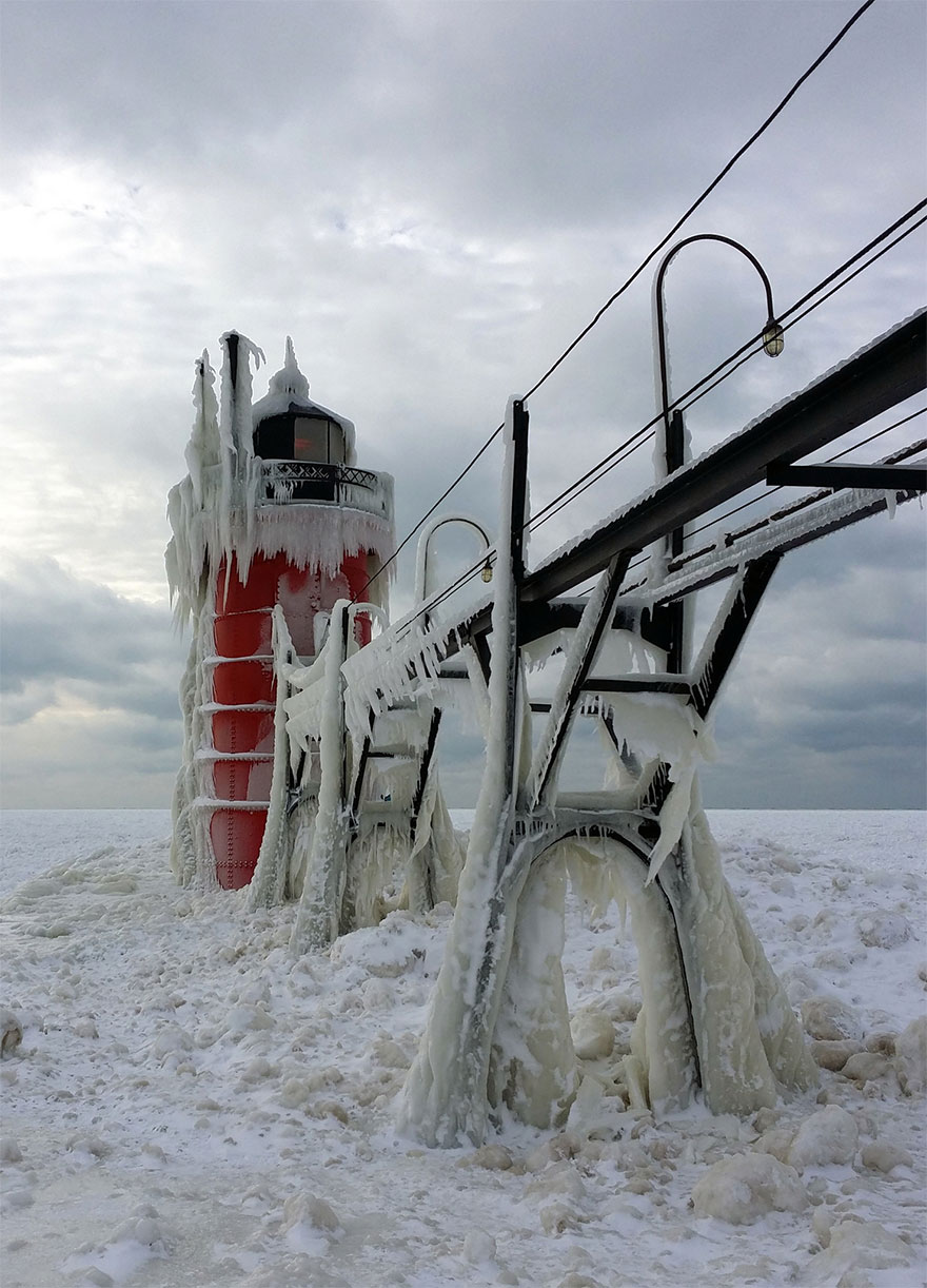Frozen Lake Michigan Shatters Into Millions Of Pieces And Results In Surreal Imagery Frozen Lake Michigan Shatters Into Millions Of Pieces And Results In Surreal Imagery
