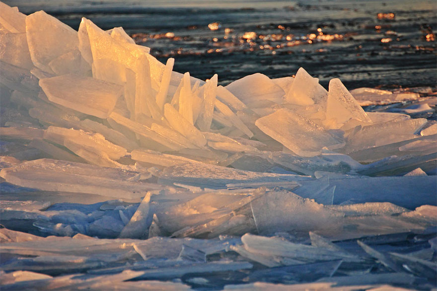 Frozen Lake Michigan Shatters Into Millions Of Pieces And Results In Surreal Imagery Frozen Lake Michigan Shatters Into Millions Of Pieces And Results In Surreal Imagery