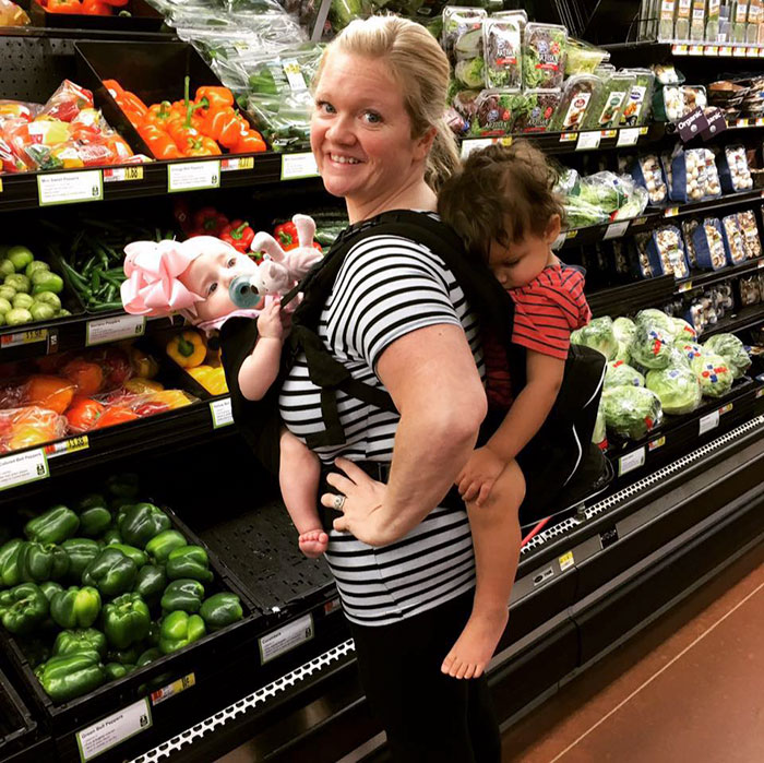 This Mom Wants A Salary Raise For The Technician Who Took Care Of Her Crying Blind Baby, While Doing His Job