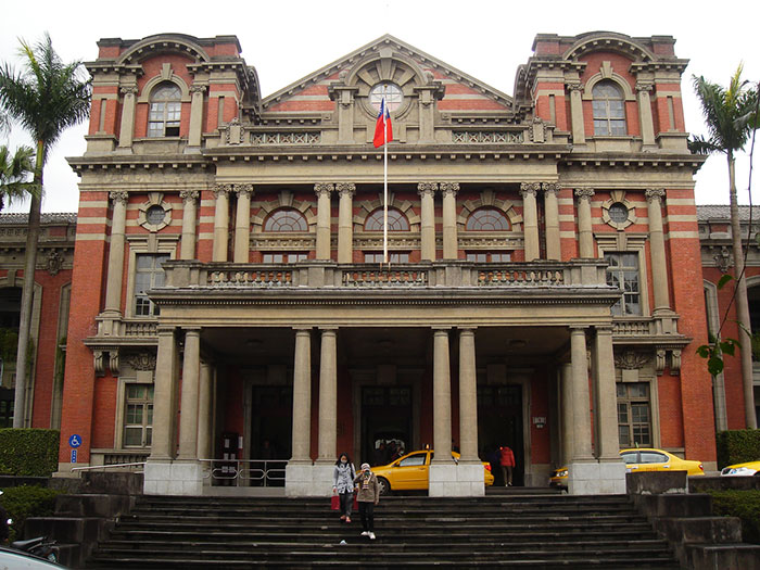 People Are Questioning The U.S. Healthcare System After This American Gets Hospitalized In Taiwan And Only Has To Pay $80 People Are Questioning The U.S. Healthcare System After This American Gets Hospitalized In Taiwan And Only Has To Pay $80