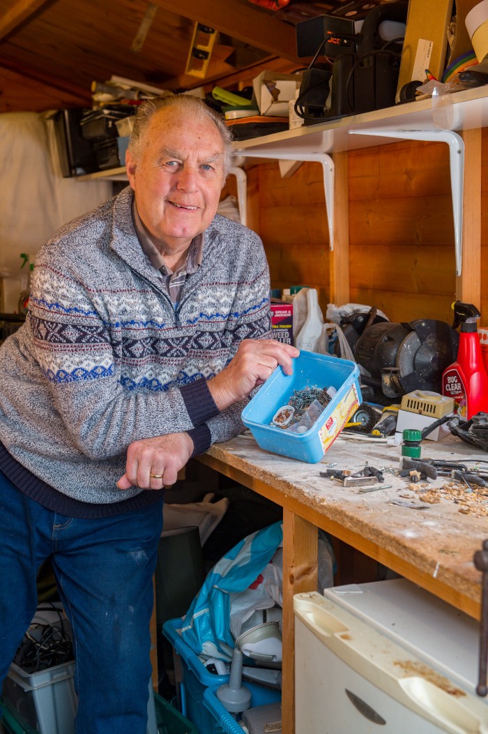 "I Thought I Was Going Mad:" Pensioner Catches A Mouse That Kept Cleaning His Shed On A Trail Cam "I Thought I Was Going Mad:" Pensioner Catches A Mouse That Kept Cleaning His Shed On A Trail Cam