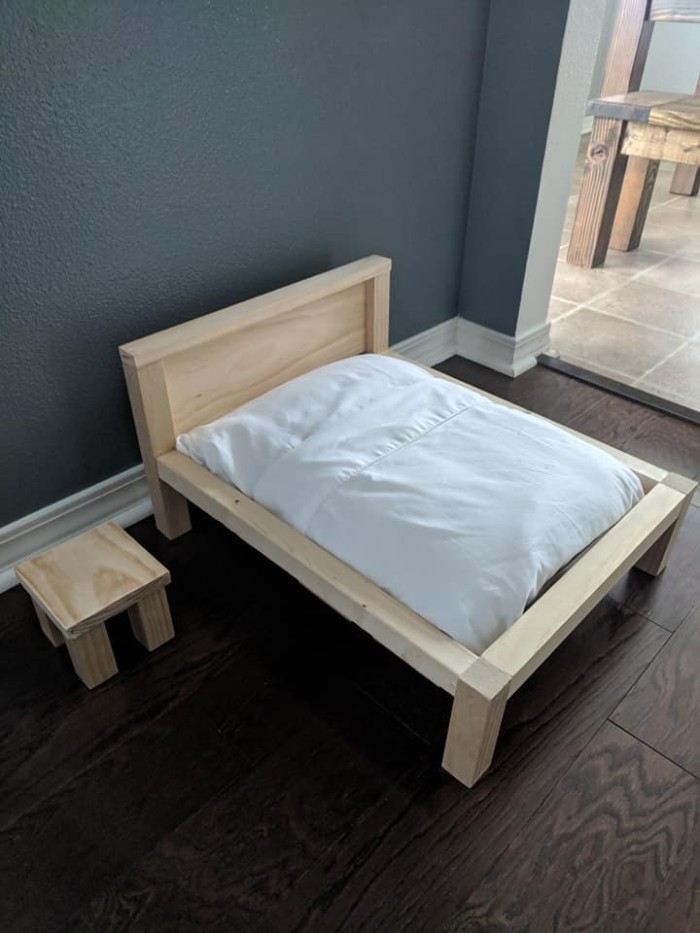 Wife Is Dying From Laughter After Finding Out The Bed Her Husband Was Building Is For The Cat, Not For Them