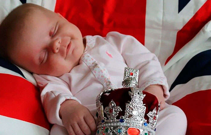 Princess Culture Without The ‘Toxic BS’: Daughter Shares Her Dad’s Parenting Methods, And People Love Them