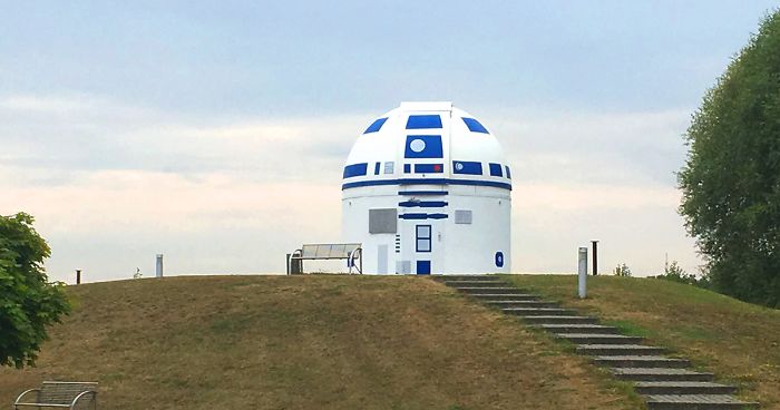 German Professor Who Is A Hardcore Star Wars Fan Has Just Repainted An Observatory Into R2-D2