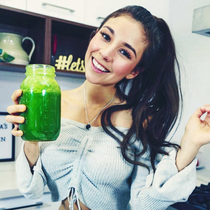 Vegan Influencer Gets Caught Eating Fish, Starts Making Excuses, But Her 1.3M Followers Aren't Buying It Vegan Influencer Gets Caught Eating Fish, Starts Making Excuses, But Her 1.3M Followers Aren't Buying It