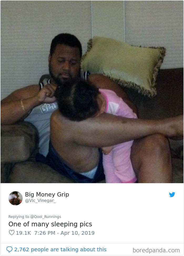 Father Posts A Pic Showing How His Kid Sleeps On Him 30 Dads Join The father-posts-a-pic-showing-how-his-kid-sleeps-on-him-30-dads-join-the