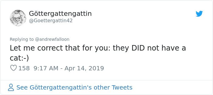 Man Recovering From Surgery Wakes Up To A Stranger Cat Cuddling Him Man Recovering From Surgery Wakes Up To A Stranger Cat Cuddling Him