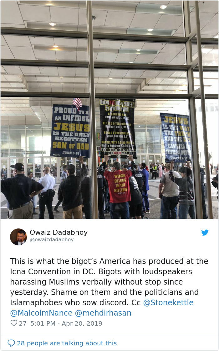 This Muslim Woman Took A Smiling Stand Against Anti-Muslim Protesters And Went Viral