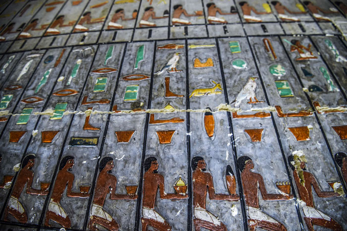Archeologists Uncover 4,000-Year-Old Tomb In Egypt And It Looks Like It's Been Just Painted Archeologists Uncover 4,000-Year-Old Tomb In Egypt And It Looks Like It's Been Just Painted