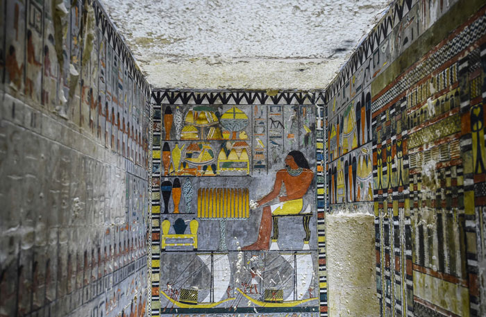 Archeologists Uncover 4,000-Year-Old Tomb In Egypt And It Looks Like It's Been Just Painted Archeologists Uncover 4,000-Year-Old Tomb In Egypt And It Looks Like It's Been Just Painted