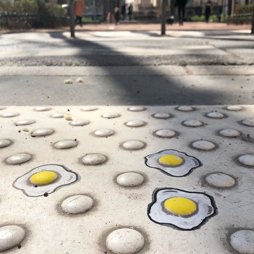 French Artist Sees Urban Spaces Like No One And Spreads Humor Through Them With His Art