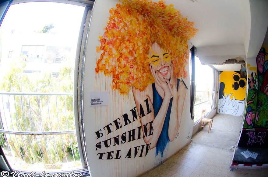 I Captured How A Building To Be Demolished Became A Temporary Museum