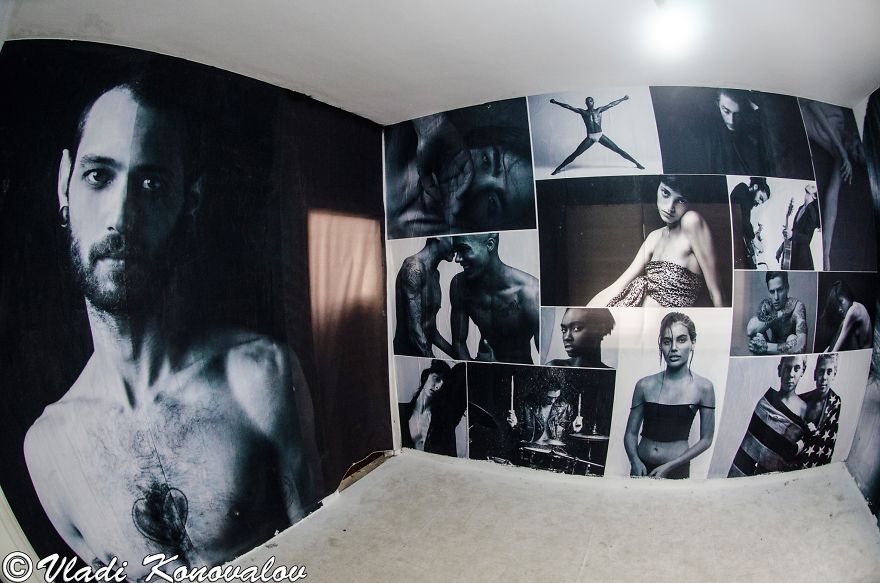 I Captured How A Building To Be Demolished Became A Temporary Museum