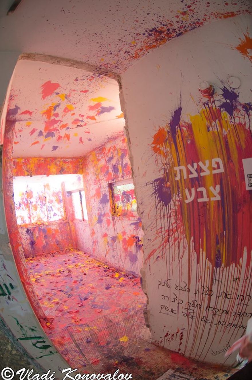 I Captured How A Building To Be Demolished Became A Temporary Museum