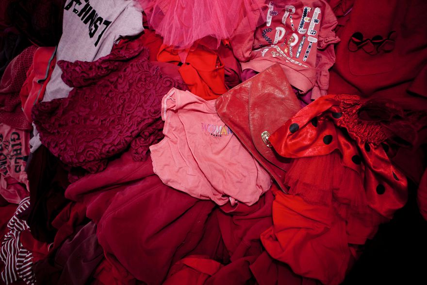 I Turned 3000 Kilograms Of Clothing Destined For Landfill Into An Art Installation I Turned 3000 Kilograms Of Clothing Destined For Landfill Into An Art Installation