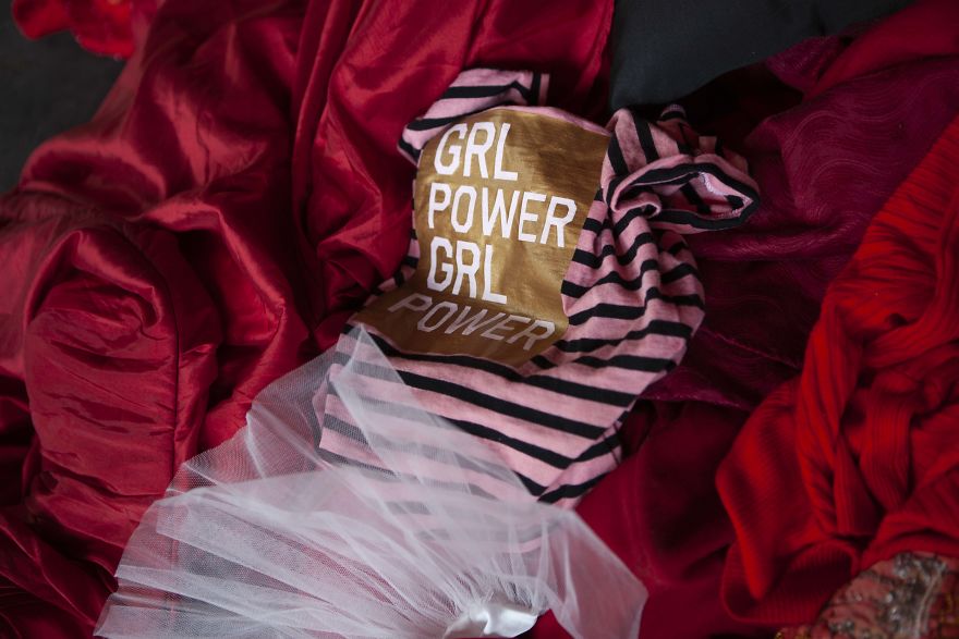 I Turned 3000 Kilograms Of Clothing Destined For Landfill Into An Art Installation I Turned 3000 Kilograms Of Clothing Destined For Landfill Into An Art Installation