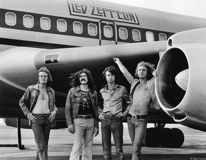 Led Zeppelin In Front Of The Starship, 1973