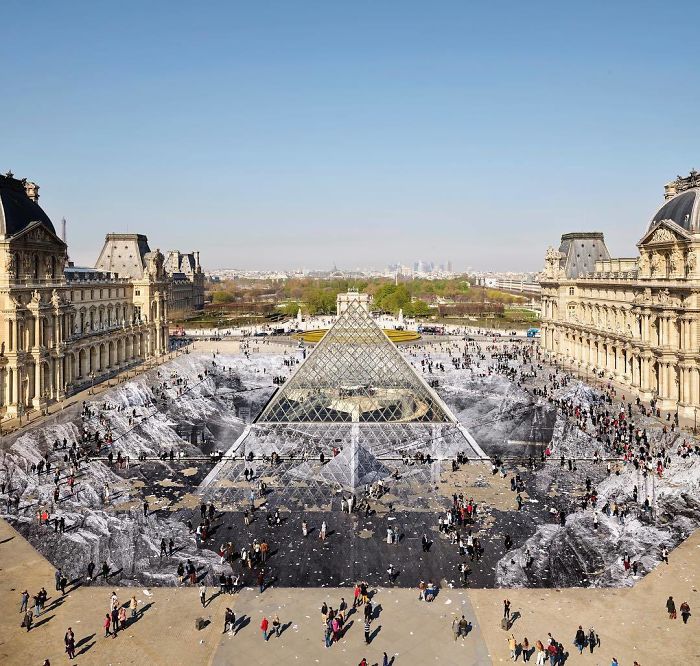 Artist Creates Incredible Optical Illusion At The Louvre So It Could Be Destroyed In A Couple Of Days
