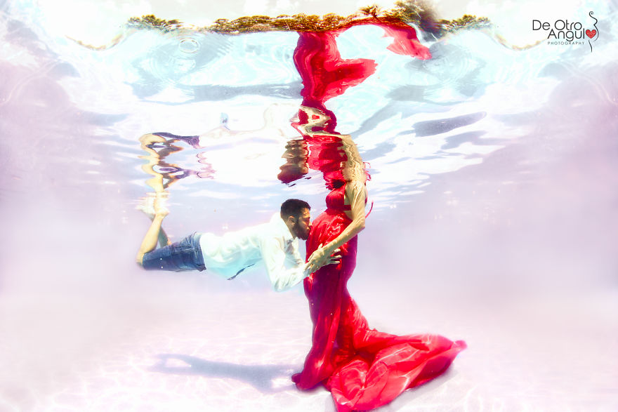 How I Was One Of The First Doing Underwater Maternity Photography In Argentina.