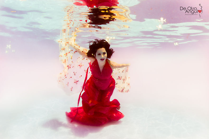 How I Was One Of The First Doing Underwater Maternity Photography In Argentina.