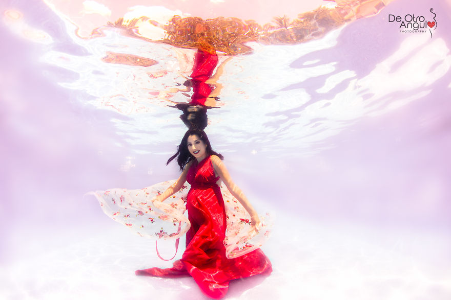 How I Was One Of The First Doing Underwater Maternity Photography In Argentina.