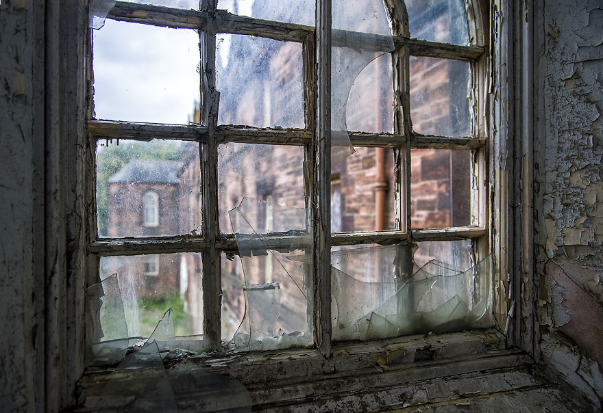 Strong Windows With Small Panes