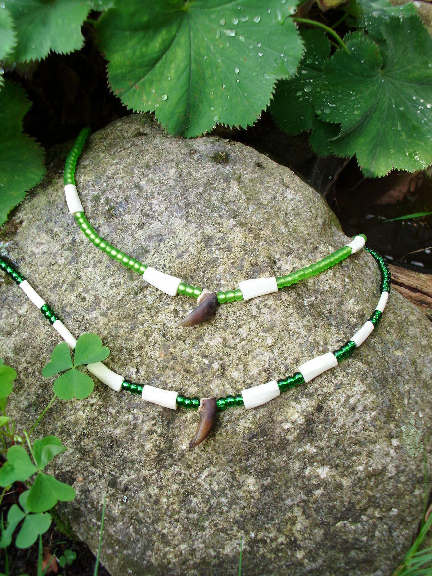 Bone Jewelery: Bones And Claws Of The Beaver