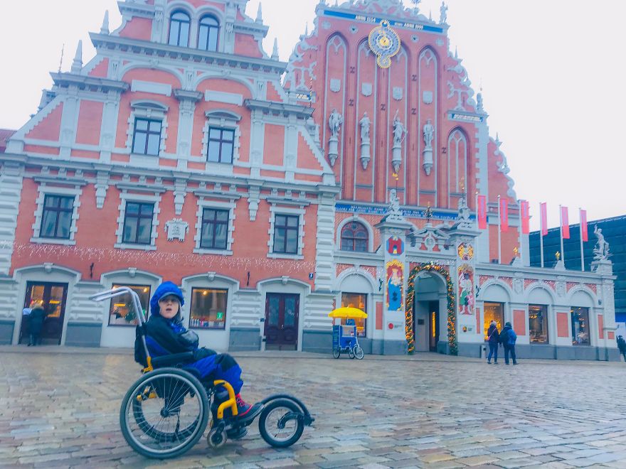 Meet The Teen Who Has Explored 30 Countries, All While Using A Wheelchair.