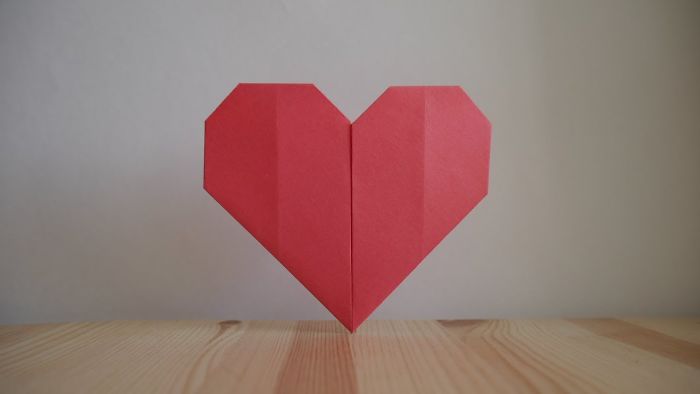Origami. How To Make A Heart Out Of Paper (Video Lesson)