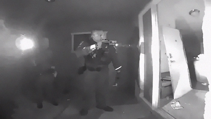 2 Year-Old Unvaccinated Toddler With 105F Gets Rescued From Anti-Vaxx Parents By A SWAT Team