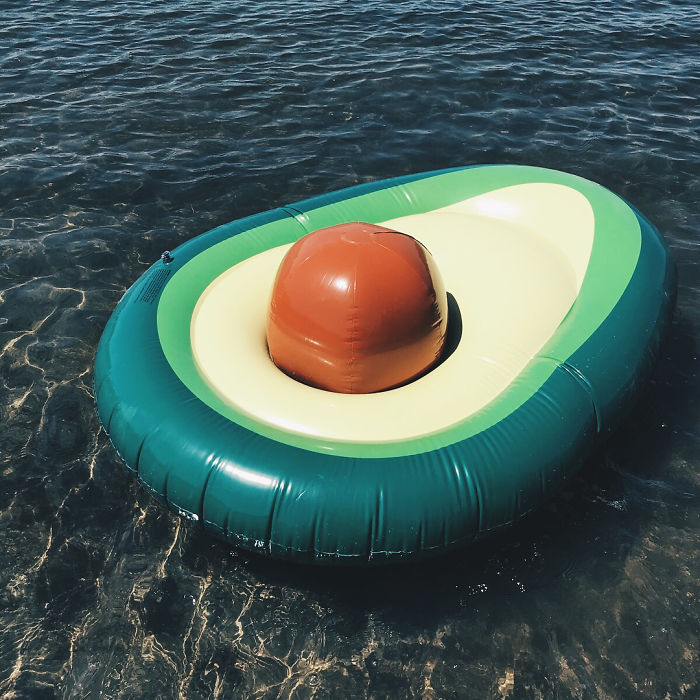 An Avocado-Shaped Pool Float With Removable Pit Is A Thing And People Are Happy It Doesn't Turn Brown Overnight An Avocado-Shaped Pool Float With Removable Pit Is A Thing And People Are Happy It Doesn't Turn Brown Overnight
